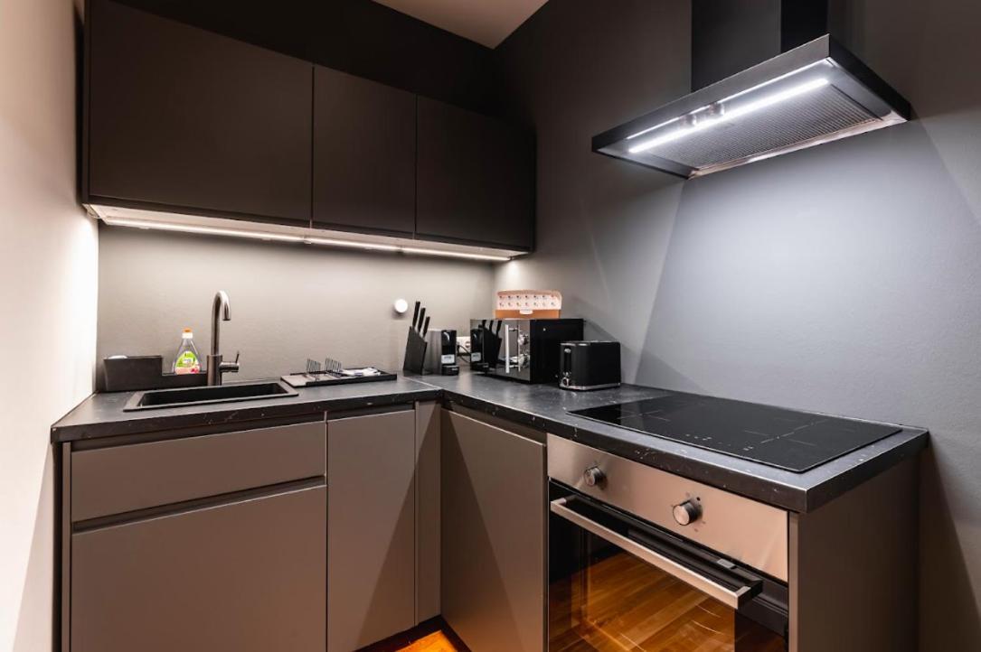 Authentic Apartment Next To Schwedenplatz Viena Exterior foto