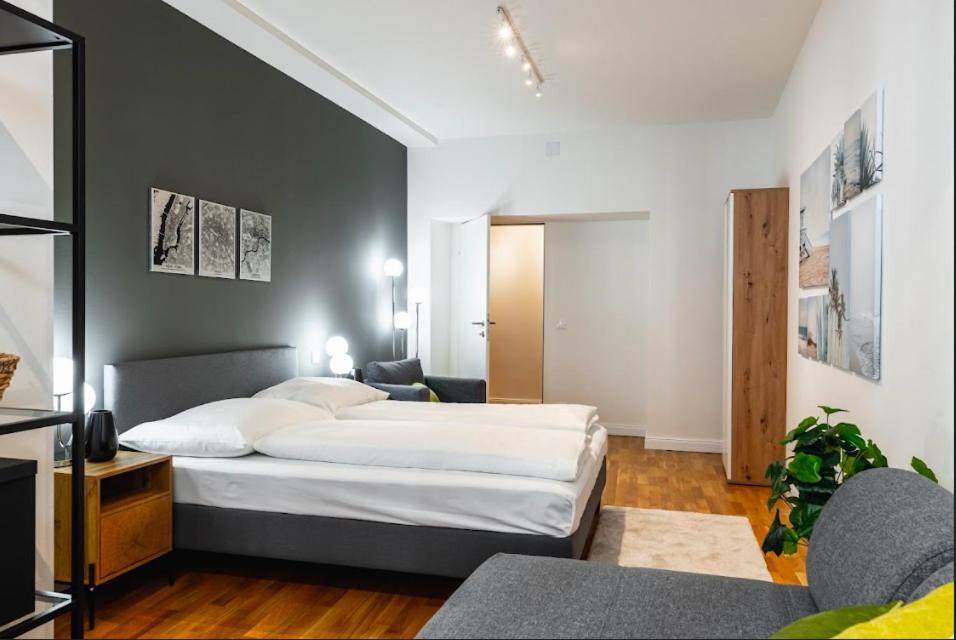 Authentic Apartment Next To Schwedenplatz Viena Exterior foto